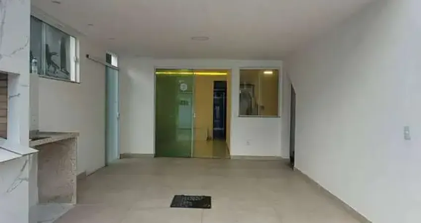 Apartamento térreo com 2 quartos, sendo 1 suíte na Praia do Foguete !!!