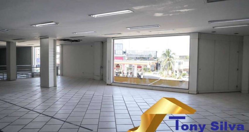 Amplo espaço comercial no Centro de São Pedro da Aldeia com 3 andares !!!