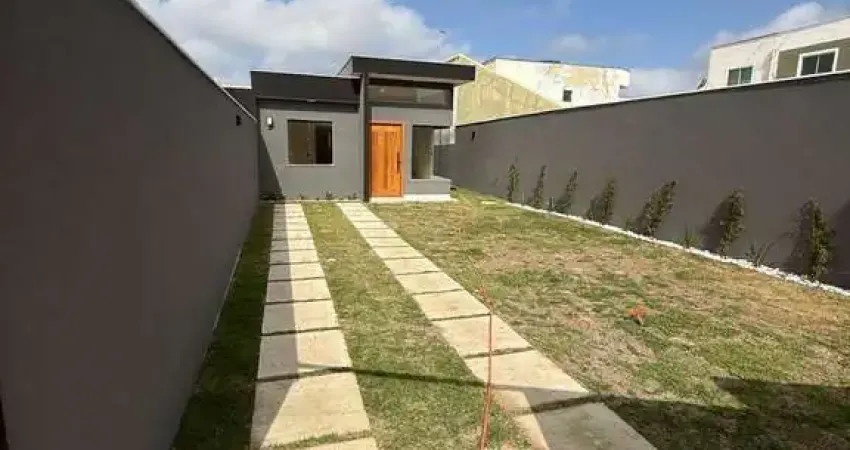 Linda casa independente com 2 quartos na Vila do Peró !!!