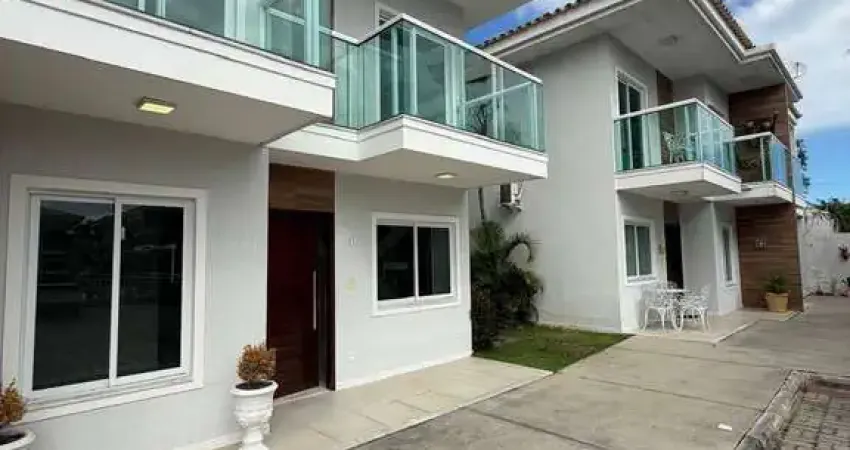 Duplex em condomínio com área de lazer completa no portinho !!!