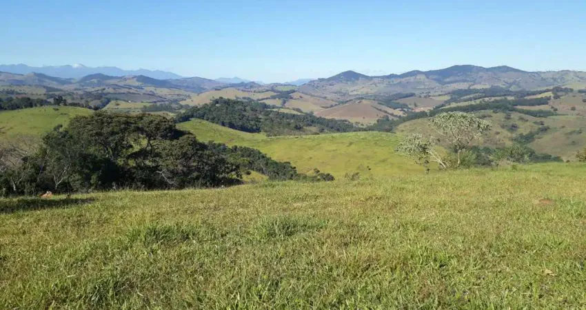 Exclusividade e produtividade: fazenda 680 hectares a 500m do asfalto no de sul de minas!