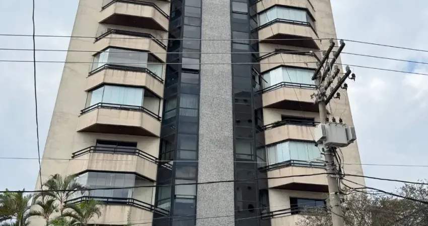 APARTAMENTO REFORMADO, ACABAMENTO FINO, SACADA, BANHEIRA, 02 VAGAS, 153M