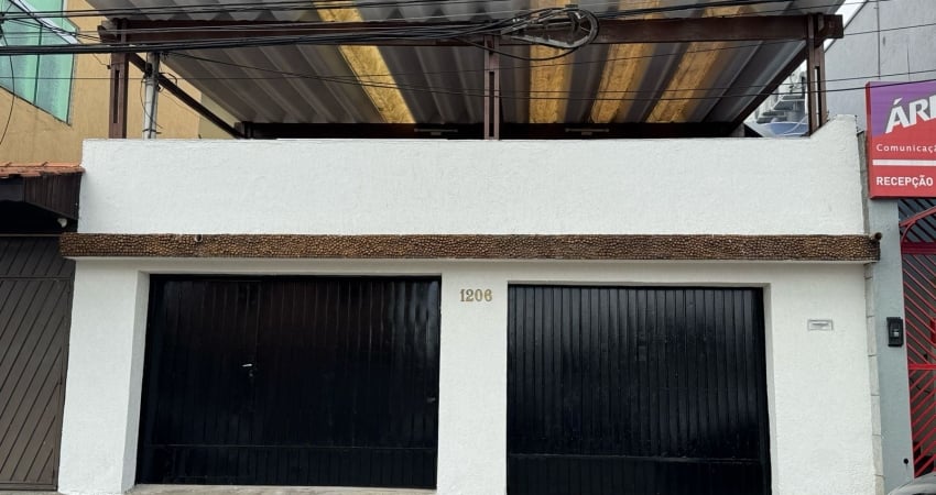 Casa ampla, com quintal, garagem  02 veículos, perto METRO VL MATILDE