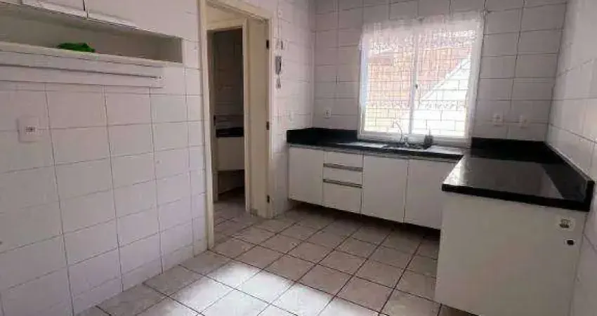 Sobrado com 3 dormitórios para alugar, 100 m² por R$ 3.640,00/mês - Bacacheri - Curitiba/PR