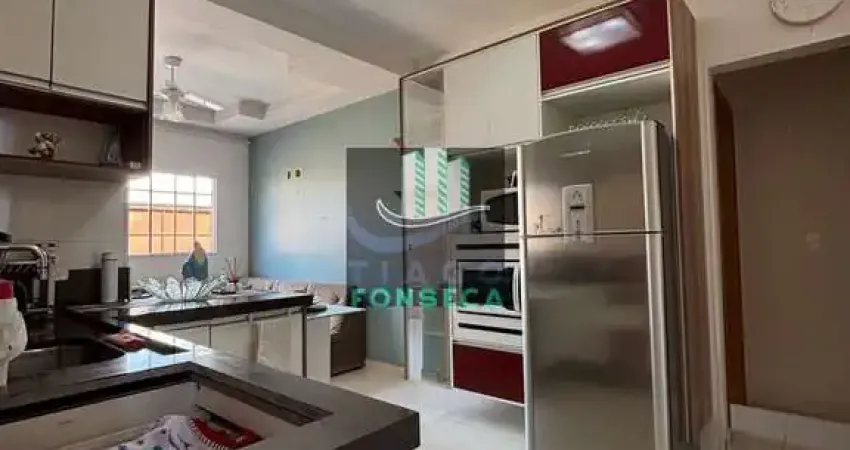 Ótima oportunidade! casa de 3 dormitórios, sendo 1 suíte, terreno de 150m².