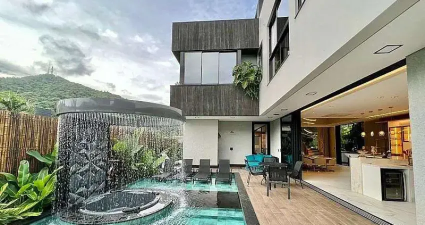 Casa em condomínio fechado com 4 quartos à venda na Avenida Rodesindo Pavan, Praia do Estaleiro, Balneário Camboriú