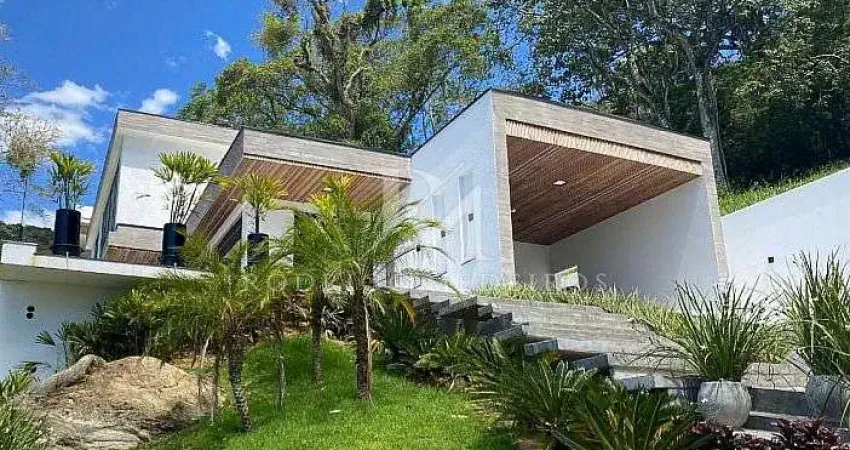 Casa 4 suítes, piscina, churrasqueira com vista para o mar - balneário camboriú-sc