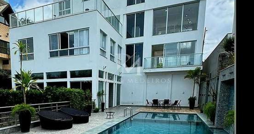 Casa Alto Padrão, 6 Suítes, Cinema, Piscina no bairro Bosque das Mansões, São José/SC