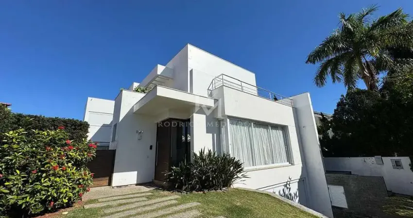 Casa 6 Dormitórios (4 Suítes), Piscina - Jurerê Internacional - Florianópolis/SC