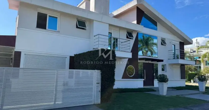 Casa 4 Suites á 250 metros do mar  Jurerê Internacional - Florianópolis - SC