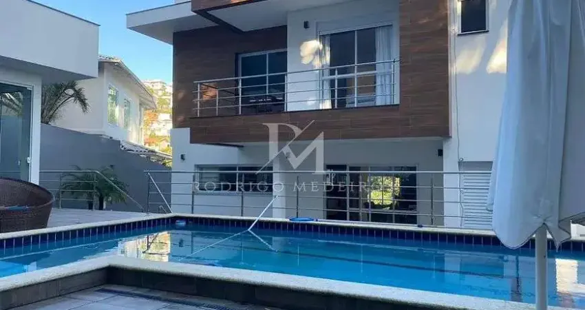 Casa 4  Dormitórios (3 Suítes), Piscina - Bosque das Mansões, São José-SC