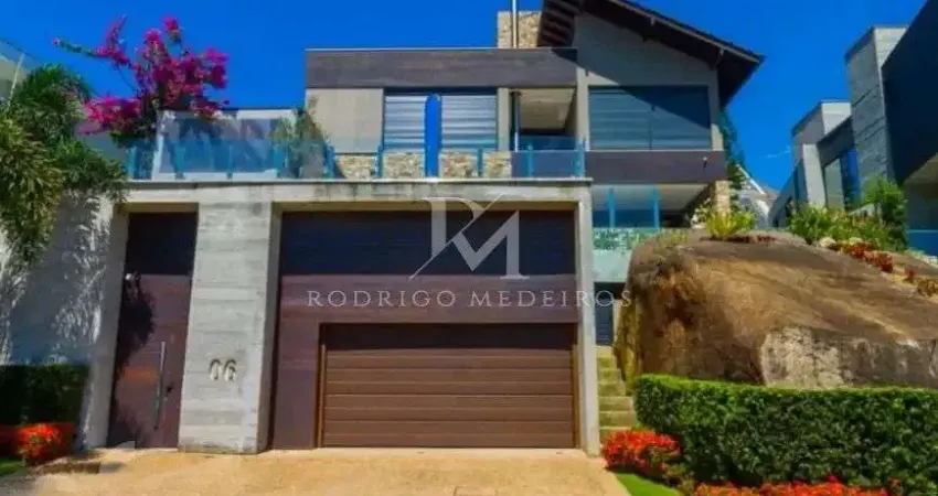 Casa de alto padrão à venda no cacupé, florianópolis/sc, com 3 suítes e vista para o mar