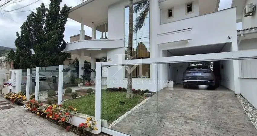 Casa 3 Dormitórios (1 Suíte) Mobiliado - Pedra Branca, Palhoça-SC