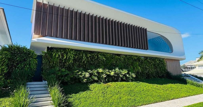 CASA 7 Dormitórios (5 Suítes) - Jurerê Internacional - Florianópolis/SC