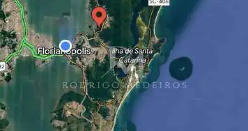 Conjunto de 4 terrenos com construções no joão paulo, florianópolis