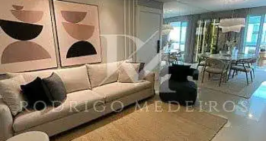 Apartamento mobiliado a poucos metros do mar no centro de balneário camboriú