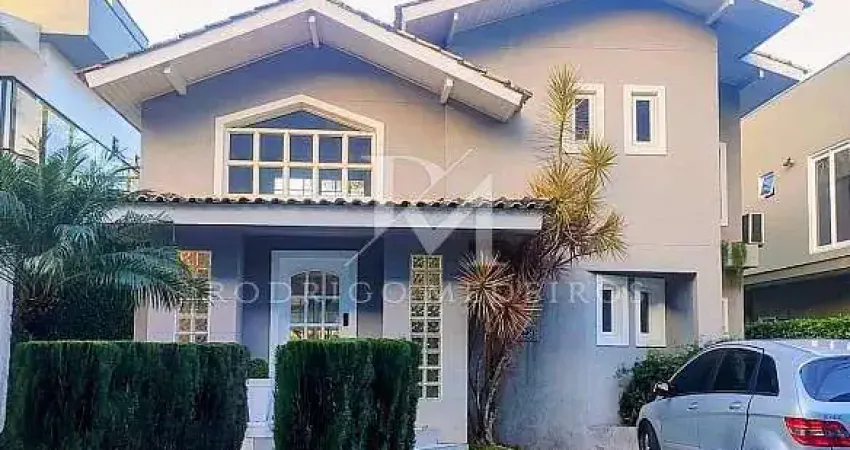 Casa em condomínio com vaga náutica à venda na Marina Camboriú, Balneário Camboriú/SC