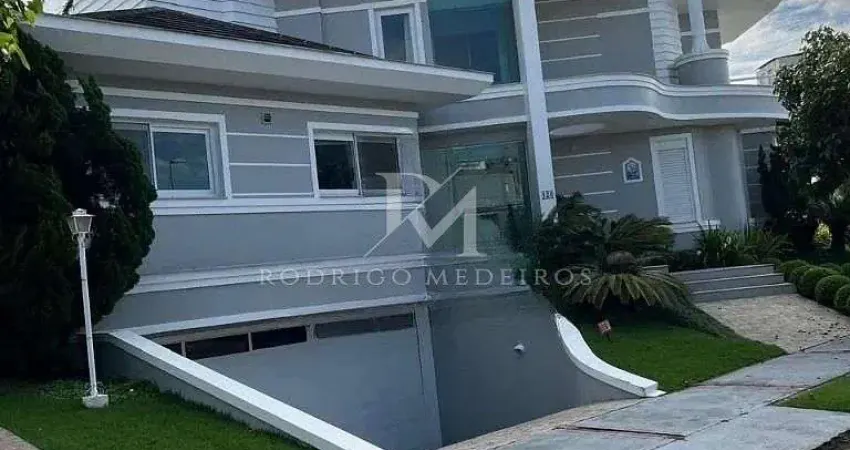 Casa em condomínio com 4 suítes, à venda em Jurerê Internacional
