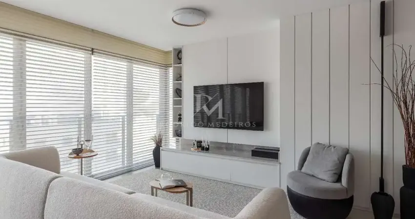 Apartamento decorado com 4 suítes no Centro de Balneário Camboriú/SC