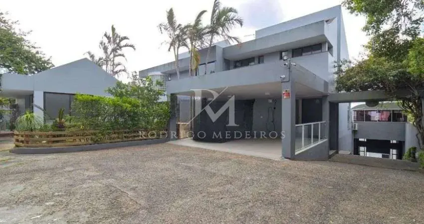 Casa com 5 dormitórios e vista para o mar no João Paulo, Florianópolis/SC