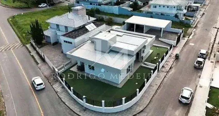 Casa térrea em terreno de esquina com 4 quartos na Pedra Branca, Palhoça