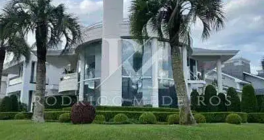 Casa com 5 suítes e piscina em Jurerê Internacional, Florianópolis