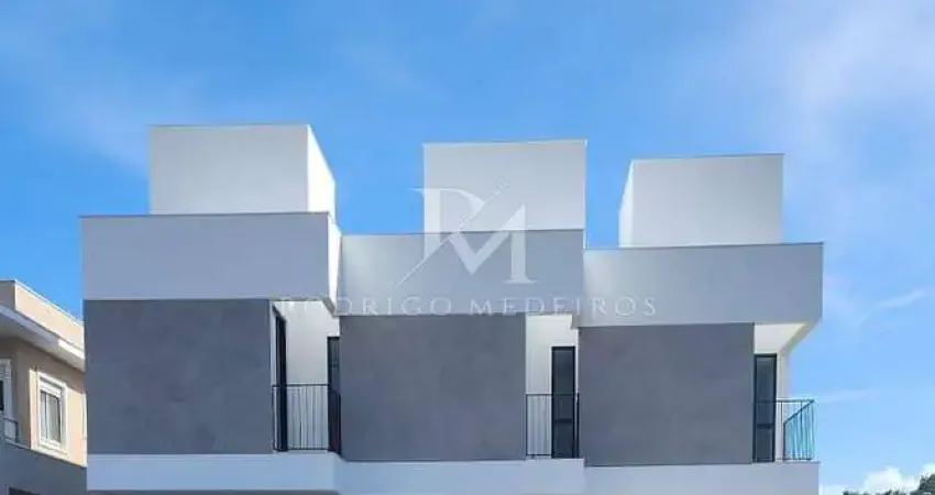 Casa geminada de alto padrão em condominio a 800m do mar na Cachoeira do Bom Jesus