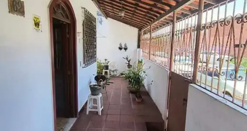 Casa para Venda em Lauro de Freitas, Portão, 3 dormitórios, 1 suíte, 2 banheiros, 3 vagas
