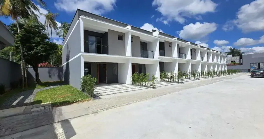 Sobrado Geminado à venda, 3 quartos, 3 suítes, 1 vaga, Itaum/Floresta - Joinville/SC
