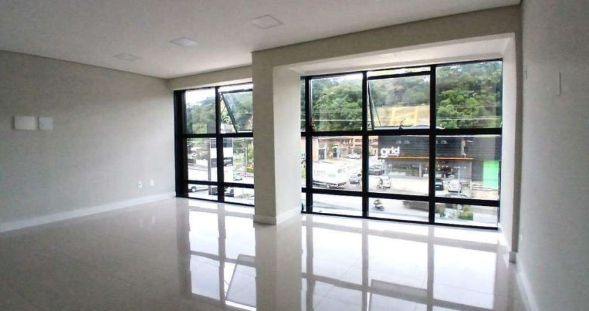 Sala para aluguel com 27m² em prédio com Elevador na Av. Santos Dumont no bairro Bom Retiro por R$1.700,00 + taxas