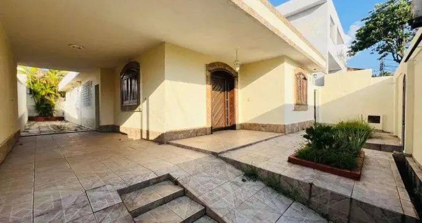 Casa Linear com 4 Quartos 1 Suite e 4 vagas no Bairro itapoa
