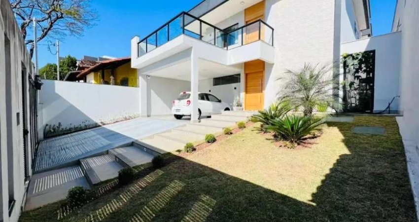 Casa Moderna de Alto Padrão - 03 qts. - 03 suítes - 04 vg. - R$ 1.595mi
