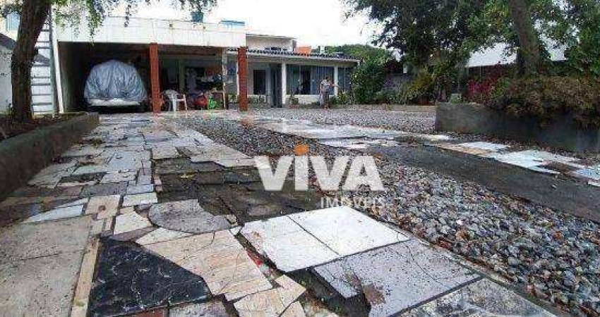 Casa com 3 dormitórios à venda, 250 m² por R$ 2.900.000,00 - Praia dos Amores - Balneário Camboriú/SC