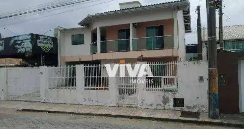 Casa com 4 dormitórios à venda, 370 m²  - Centro - Navegantes/SC