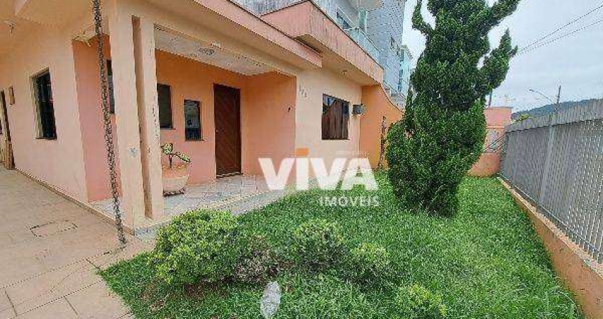Casa com 3 dormitórios à venda, 200 m² por R$ 900.000,00 - Dom Bosco - Itajaí/SC