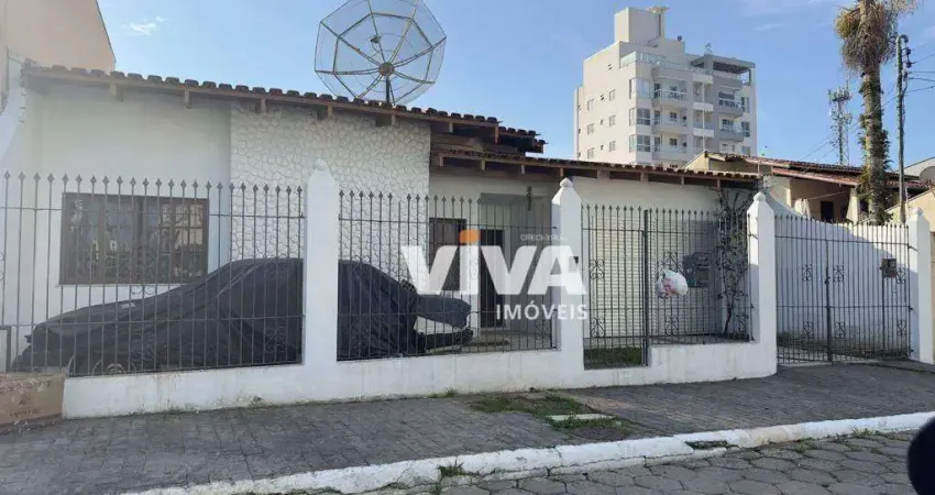 Casa com 2 dormitórios à venda por R$ 1.400.000,00 - Fazenda - Itajaí/SC