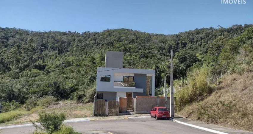 Casa com 3 dormitórios à venda, 200 m² por R$ 1.390.000,00 - Bairro Rio Pequeno - Camboriú/SC