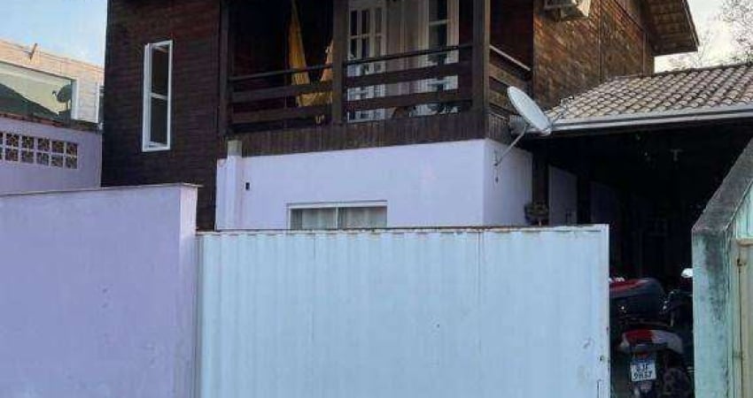 Casa com 4 dormitórios à venda, 150 m² por R$ 352.000,00 - Espinheiros - Itajaí/SC