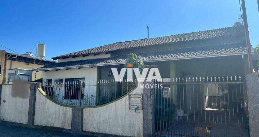 Casa com 1 dormitório à venda, 180 m² por R$ 798.000,00 - Vila Operária - Itajaí/SC
