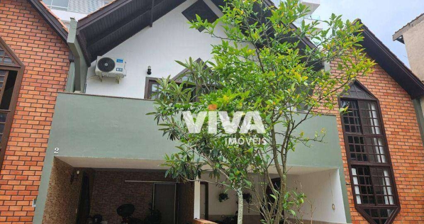 Sobrado com 3 dormitórios à venda, 150 m² por R$ 2.500.000,00 - Praia Brava - Itajaí/SC