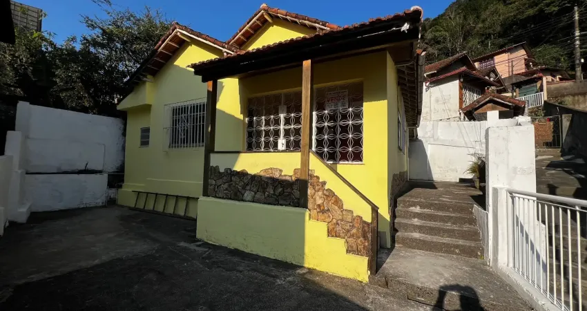 Casa à venda na Caminho Linha Férrea, Morin, Petrópolis