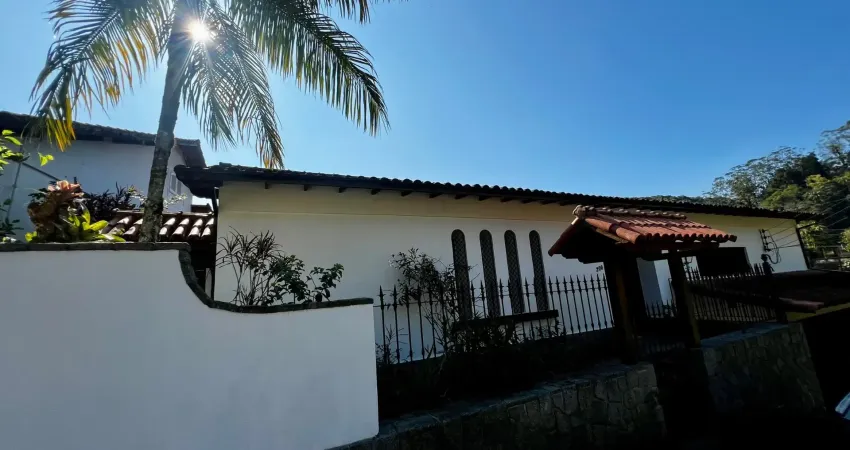 Casa com 4 quartos à venda na Rua Olavo Bilac, Castelanea, Petrópolis