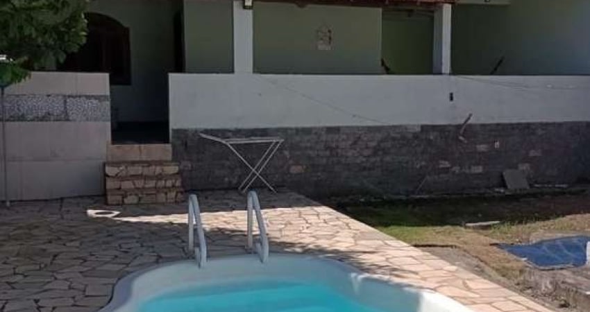 Casa para Venda em Iguaba Grande, Centro, 4 dormitórios, 2 suítes, 5 banheiros, 3 vagas