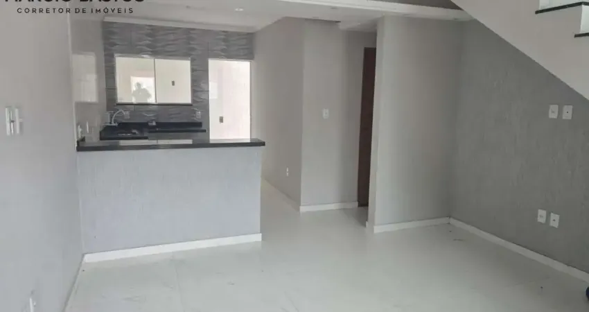 Duplex para Venda em Araruama, Praça da Bandeira, 2 dormitórios, 2 banheiros, 1 vaga