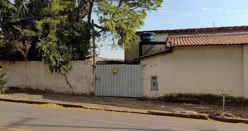 Casa para locação sendo 02 casas conjuntas com garagem na  vl santana em valinhos