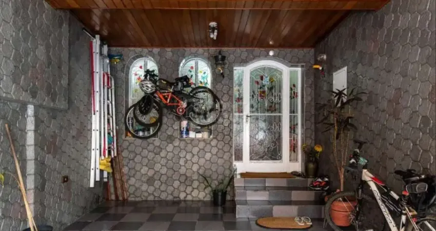 Sobrado 3 dormitórios, 3 suítes, 2 vagas e próximo ao metrô à venda em mirandópolis