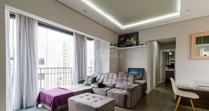 Apartamento à venda Vila Gumercindo  com Varanda e próximo ao metrô