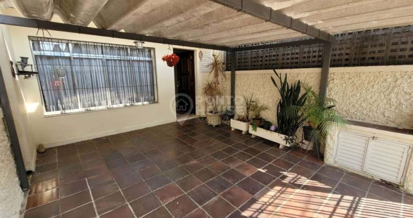 Sobrado à venda no bairro Campo Belo com 3 dormitórios e 2 vagas
