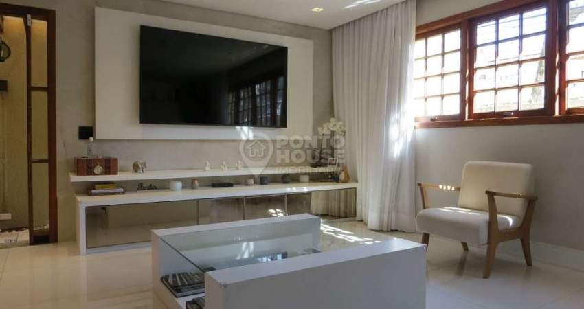 Casa à Venda no Planalto Paulista, 3 Dormitórios, 4 Vagas, Moderna e Clean