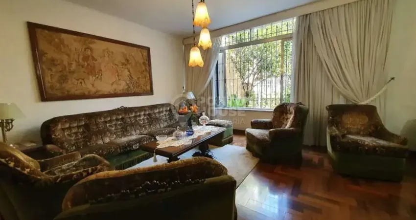 Casa à Venda no bairro Planalto Paulista 4 Dormitórios, 4 Vagas, Isolada,10 x 30